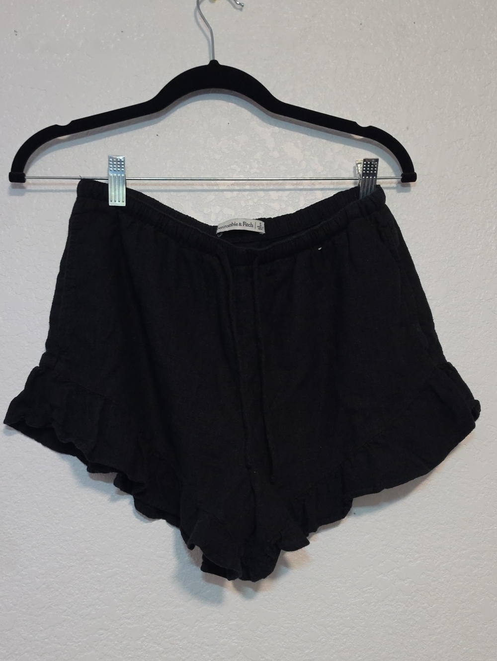 Abercrombie & Fitch Black High-Waist Ruffle Hem Shorts